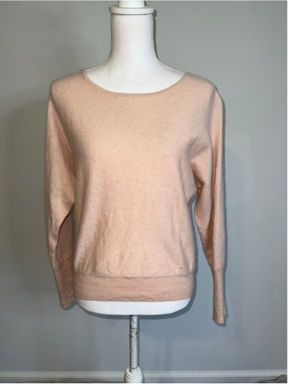 Women's Tahari Cashmere Crew Neck Sweater L